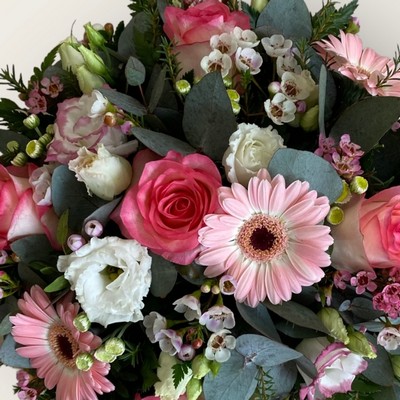 Pink and white loose posy