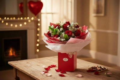 Head Over Heels (12 red roses)