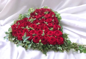 Triple Red Rose Heart Casket Top