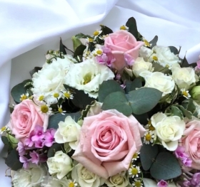 Pink and white loose posy