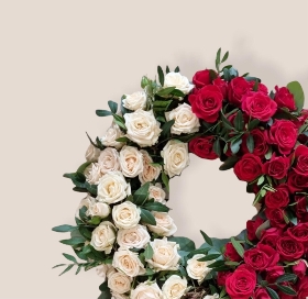 Two colour mixed rose wreath