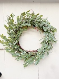 Frosted Mistletoe Everlasting Wreath